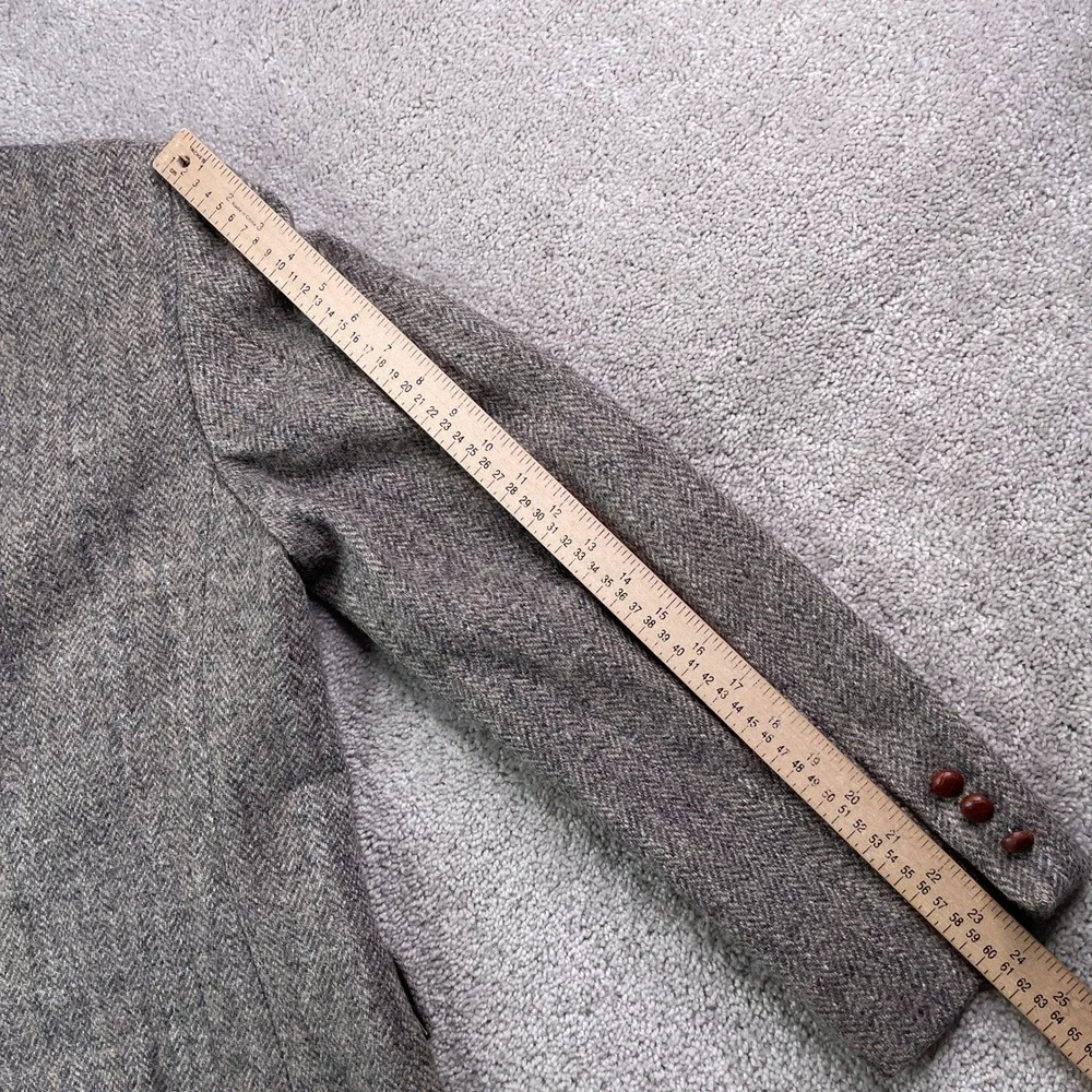 Vintage Harris Tweed Blazer Mens 40R Gray Herringbone Wool Tweed Sport Coat